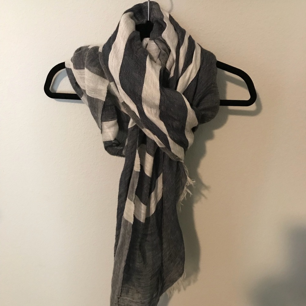 Blue and white light scarf